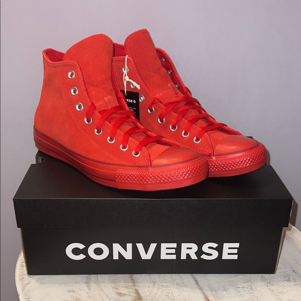 CONVERSE CHUCK TAYLOR ALL STAR SUEDE HIGH TOP RED